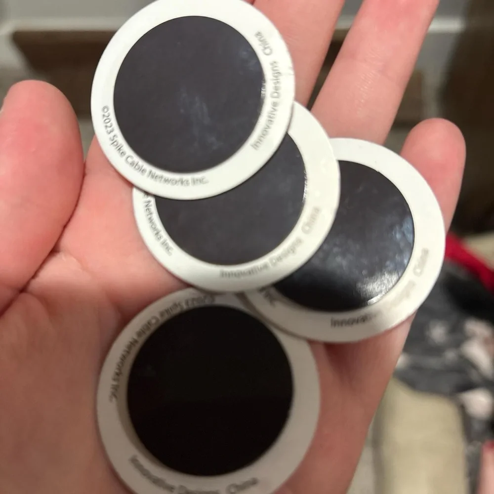 Yellowstone Dutton Ranch Button Set - Picture 3 of 3